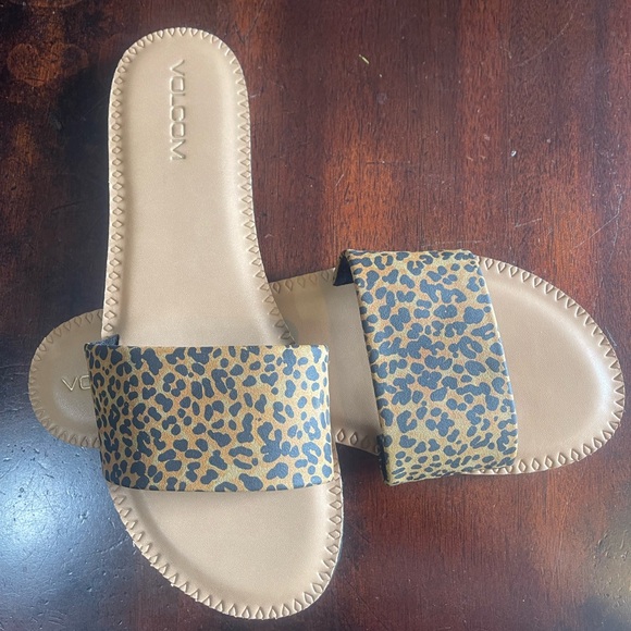 Volcom womens Simple Slide Synthetic Leather Strap Slide Sandal - Picture 3 of 4